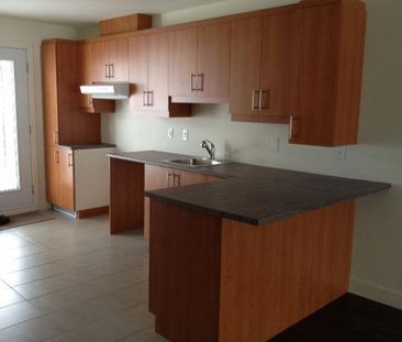 Logement 4 1/2 1er étage à louer à Cowansville - Photo 2