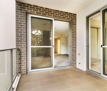 Stylish One Bedroom Apartment in Modern Complex - Photo 5