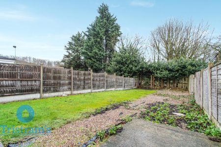 5 bed Semi-Detached House for Rent - Photo 4