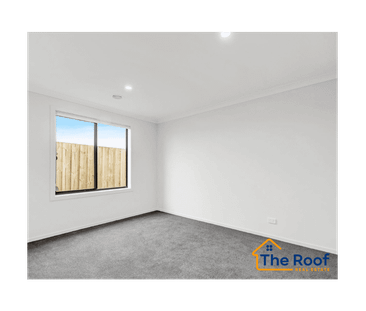 !! Character Filled Residence In The Heart Of Tarneit close to Karw... - Photo 3