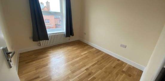 2 bedroom property to rent in London - Photo 2