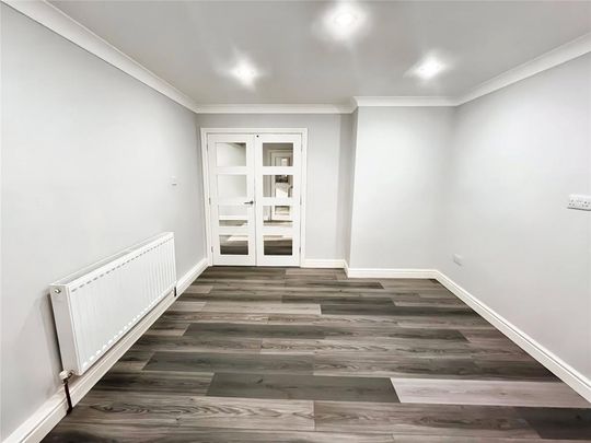 5 bedroom detached house to rent - Photo 1