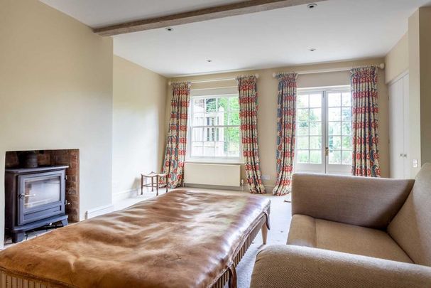 8 bedroom detached house to rent - Photo 1