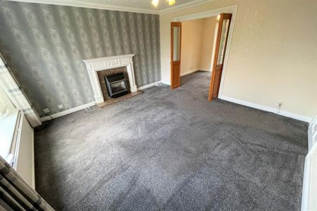 4 bedroom House To Let - Photo 2