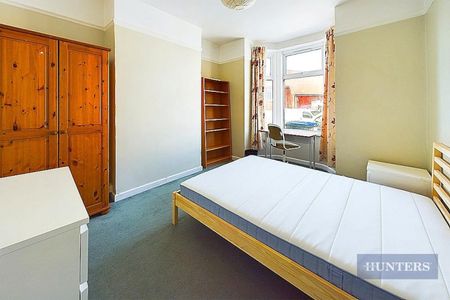 5 bedroom House To Let Total Size: 1680 SQ FT - Photo 3