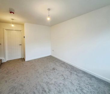 2 bedroom end of terrace house to rent - Photo 1