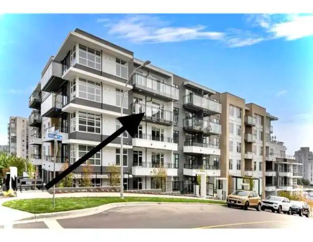 Modern 1 Bed + Den Condo | Capitol Building, New Westminster | 1012 Auckland Street, New Westminster - Photo 1