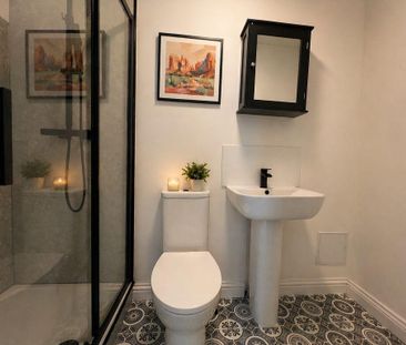 1 bedroom in a house share to rent - Photo 3