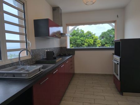 Location Maison 5 pièces 109m² PETIT BOURG 97170 - Photo 3