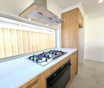 BREAK LEASE - Parkside Perfection: Stylish Family Living Starts Here - Photo 3