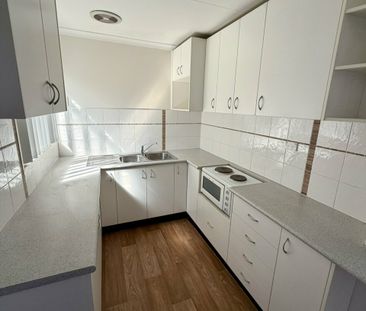 Freshly Updated One Bedroom Granny Flat in a Quiet Cul-de-Sac - Photo 6