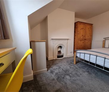Room 5, Flat 1, 43 Mill Road, Cambridge - Photo 2