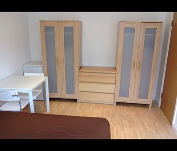 Room in a Shared Flat, Dartmouth Road, NW4 - Photo 1