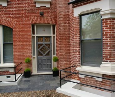4 Bed Flat, Avenue Road, N6 - Photo 2