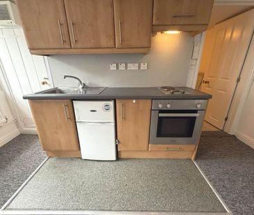 Studio to rent - Photo 2