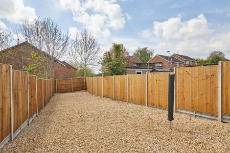 5 bedroom semi-detached house to rent - Photo 2