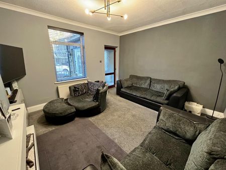 3 bedroom terraced house to rent - Photo 5