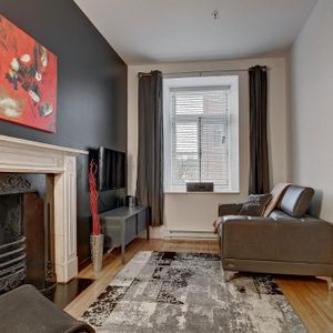 Magnifique 3 1/2 meublé - tout compris - avec galerie en plein ♥ Vieux-Québec - Photo 2