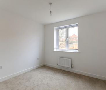 3 bedroom semi-detached house to rent - Photo 5