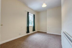 2 BEDROOM House - Semi-Detached - Photo 5