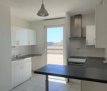 Location Appartement 3 pièces 82m² NIMES 30900 - Photo 3