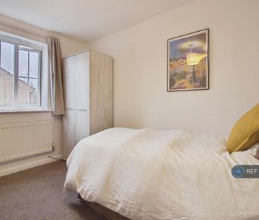 1 bedroom in a house share to rent - Photo 4