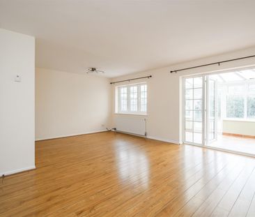 4 bed semi-detached house to rent in Warwick Road, Chadwick End, So... - Photo 2