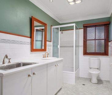 1/157A Galston Road, Hornsby Heights NSW 2077 - House For Rent | Do... - Photo 3