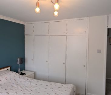 4 Bed End Terrace, Rossefield Grove, LS13 - Photo 3