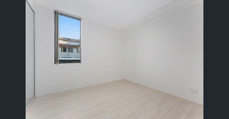 2 Bedroom split level apartment - Photo 2