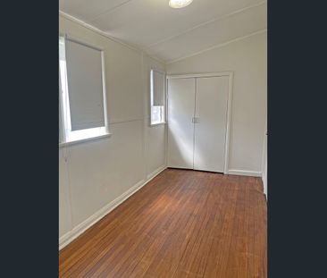 Charming 3-4 Bedroom/Office House with Modern Upgrades - Photo 4