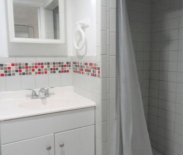 For Lease - 328 Linsmore Crescent Unit# (lower level), Toronto, Ont... - Photo 2