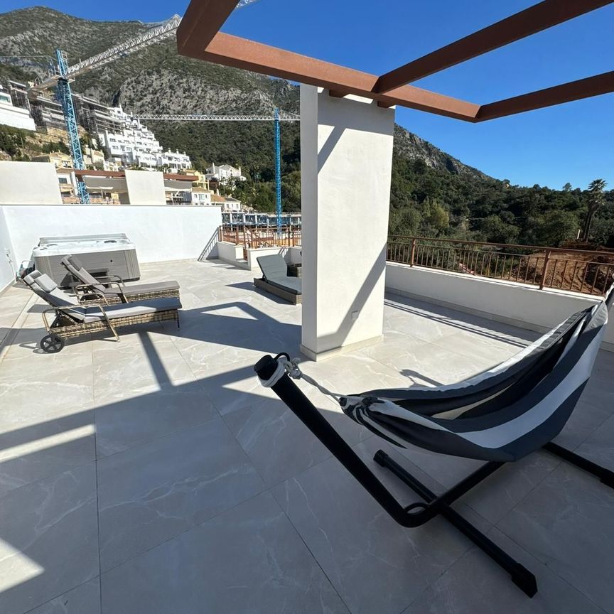 Penthouse in Istán - Photo 1