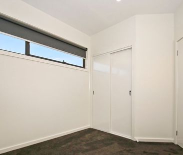 3/4 Dickens Street, Heidelberg Heights VIC 3081 - Townhouse For Ren... - Photo 2