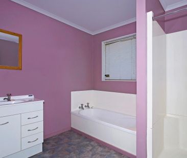 Quiet hamily home nestled in the heart of Brightwa... - Photo 6