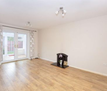 4 bedroom link detached house to rent - Photo 4