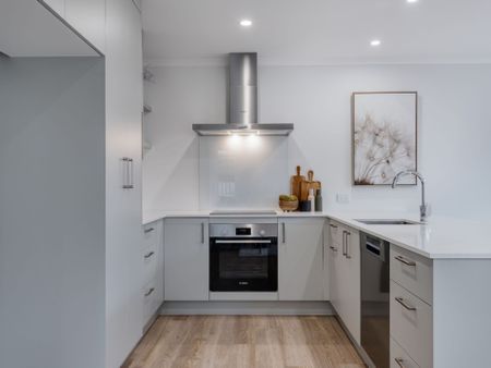 Brand New! - Photo 5