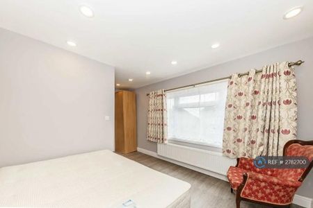 4 bedroom terraced house to rent - Photo 2