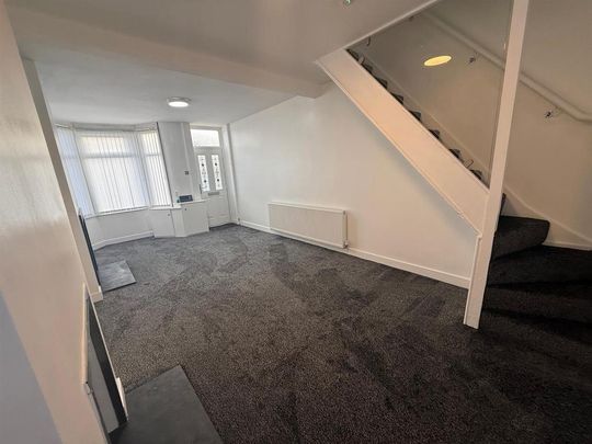 2 bedroom property to rent - Photo 1