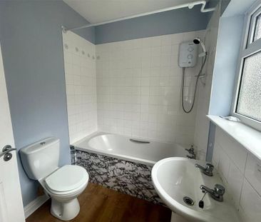 2 bedroom end of terrace house to rent - Photo 5