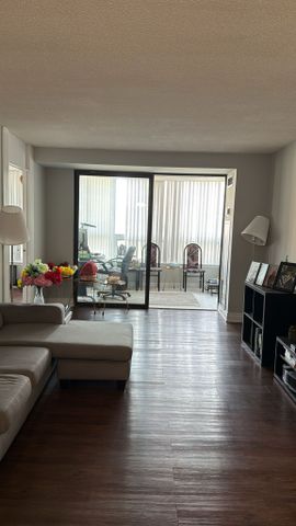 For Lease - 8 Lisa Street Unit# 804, Brampton, Ontario - Photo 2