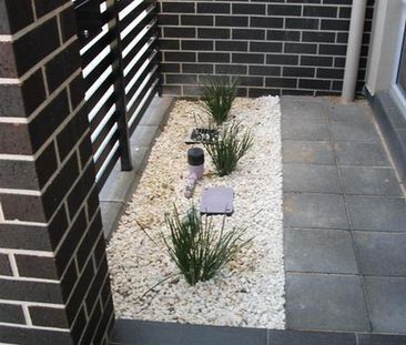 QUALITY BUILT & FEATURE PACKED TOWNHOUSE! - Photo 1