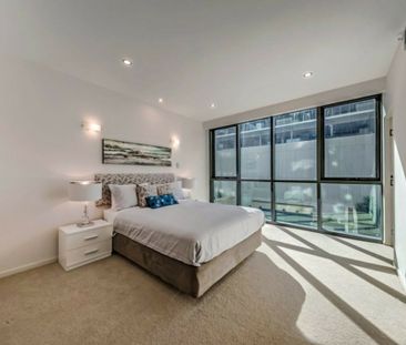 Spacious Terrace Road Stunner - Photo 3