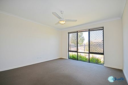 WELL PRESENTED 4x2 WITH STUDY! - Photo 4