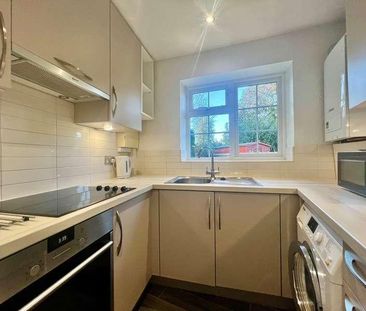 Ivy House Road, Ickenham, UB10 - Photo 4