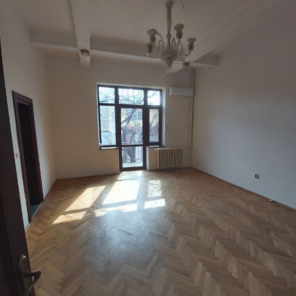 Zona Piata Victoriei - Buzesti vila 7 camere - Fotografie 1