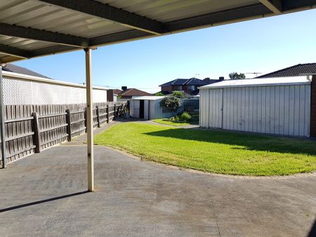 24 Tangemere Avenue, Tullamarine, VIC 3043 - Photo 2