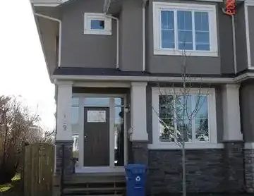 Executive 3 Bdrm Attached house | 1139 - 19th Ave. N.W., Calgary - Photo 1