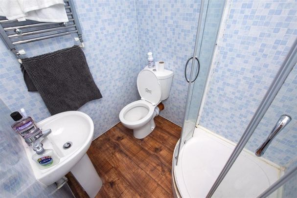 6 bedroom house to rent - Photo 1