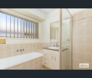 FOUR BEDROOM HOME IN QUIET CUL-DE-SAC - Photo 6